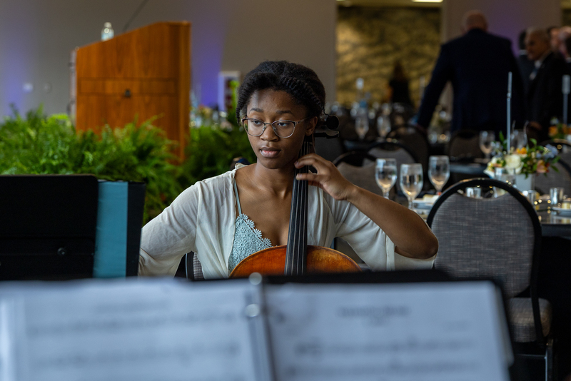 cello player