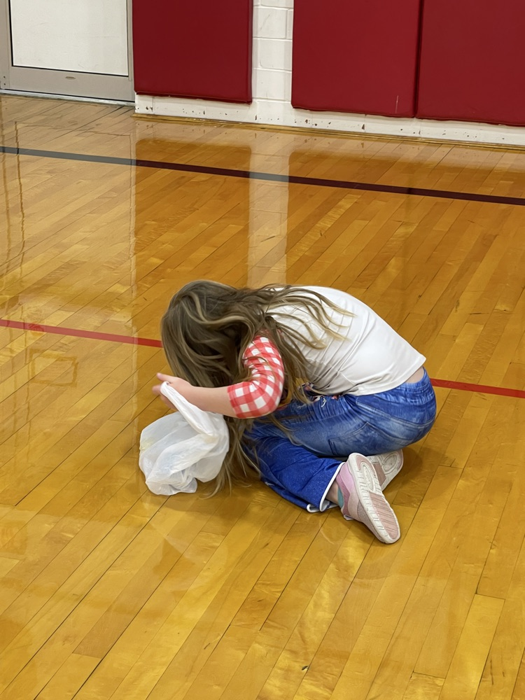 1st-4th hunting eggs in the gym.