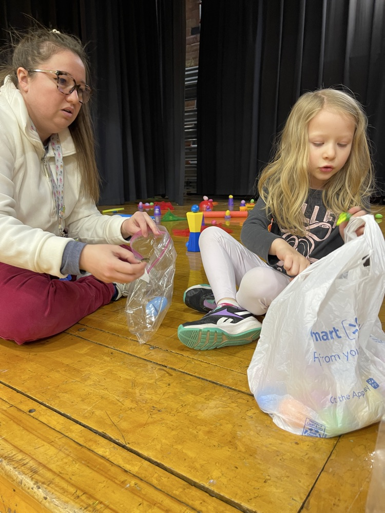 Kinders with their eggs.