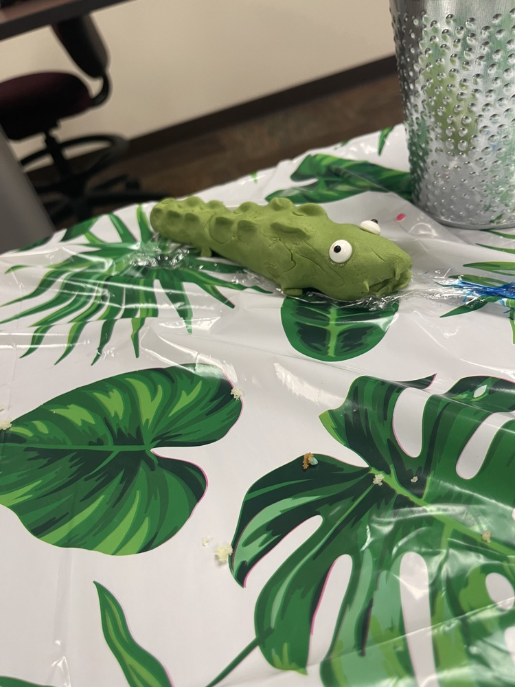 Archie’s fondant Caiman.