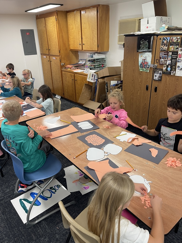 K-3 mosaic art.