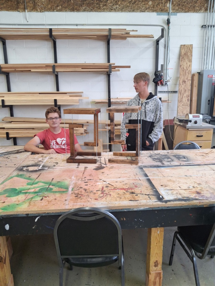Woods class with floating tables .