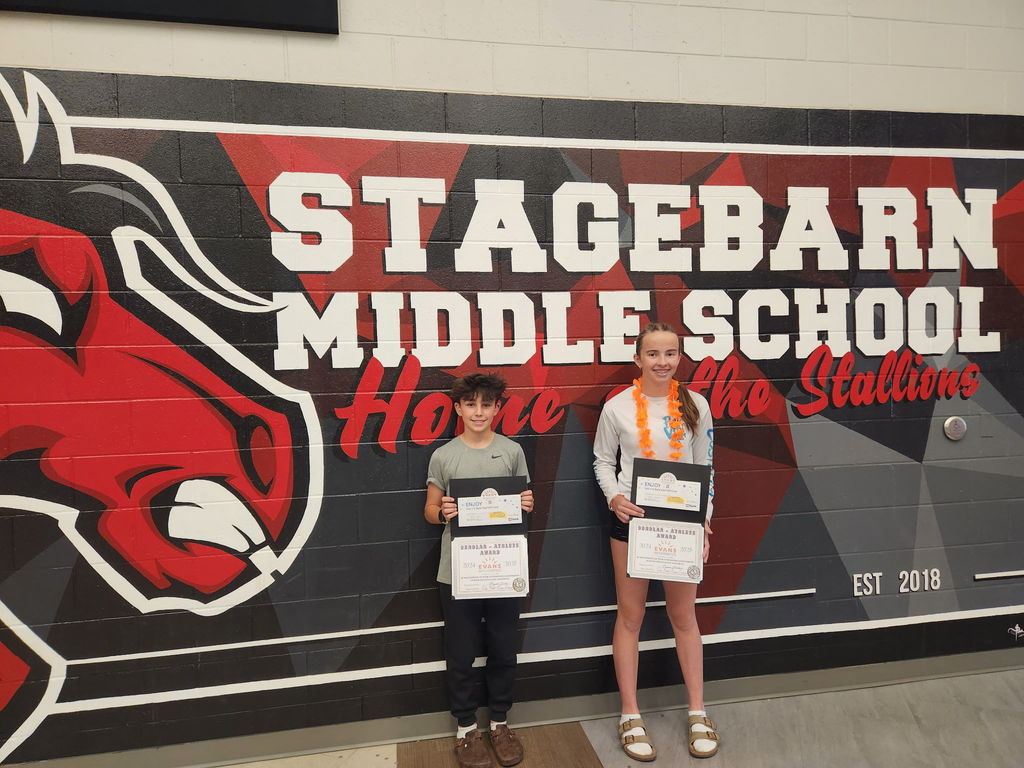 Congratulations to Wyatt Gaeta and Emma Sheldon on receiving the  Evans Orthodontics Athlete Award.  Your hard work, both on the field and in the classroom, truly paid off. A well-deserved honor — keep shining!  Thank you Evan's Orthodontics for sponsoring this award!