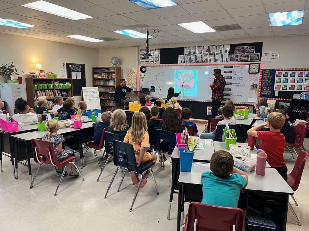 ✨ Special Guest Alert! ✨ Today our students enjoyed a wonderful presentation from Sean Covell, author of the Porter the Hoarder book series! 📚✨ Students loved hearing about Porter’s adventures and learning what it’s like to be an author. What an inspiring and fun visit!