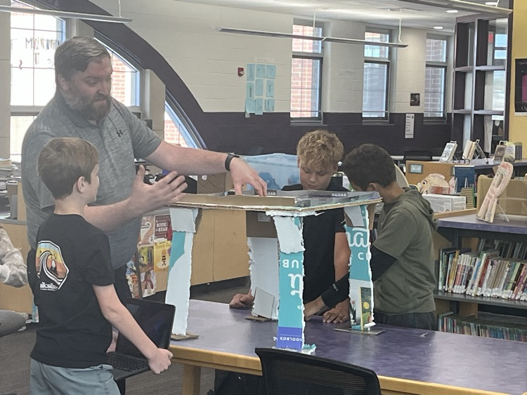 MS Stem activities in the media center with Mr. Mays