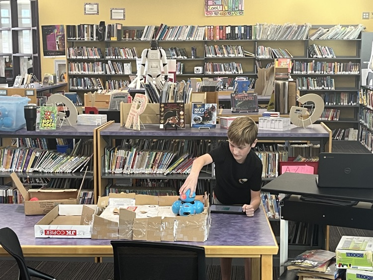 MS Stem activities in the media center