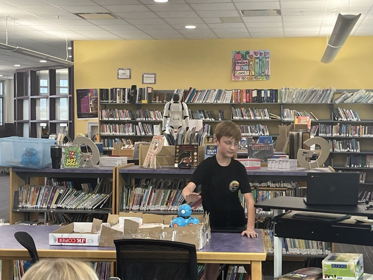 MS Stem activities in the media center