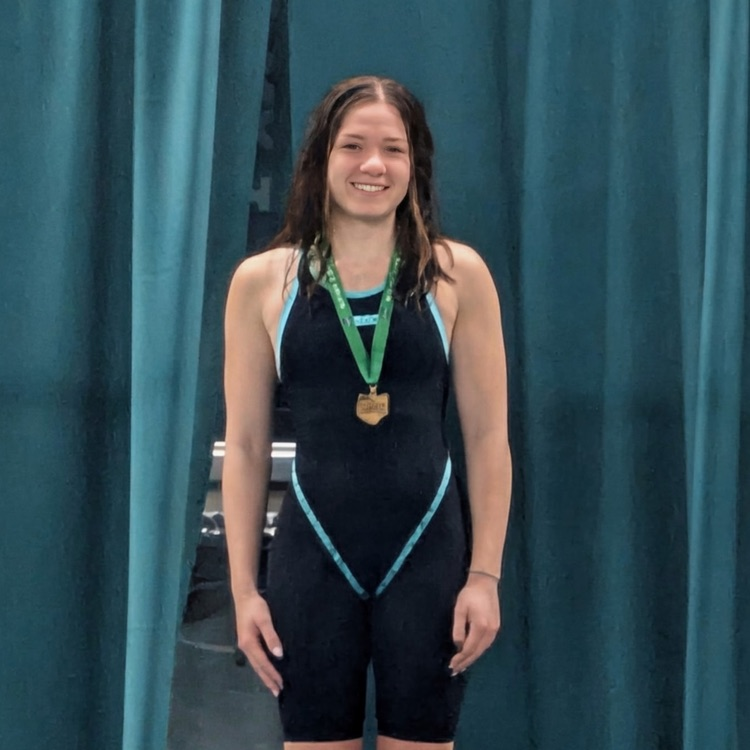 ongrats to Emma Moore on a fantastic season! She made the podium with a 7th place finish in the 50 free at DII OHSAA District Swimming Championship on Friday!
