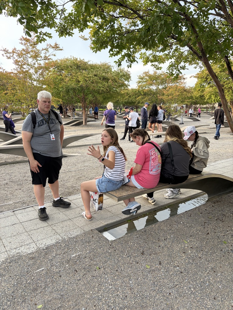 Dinner at Pentagon Mall and then a visit to the Pentagon Memorial. (We have the BEST kids!) 🇺🇸❤️