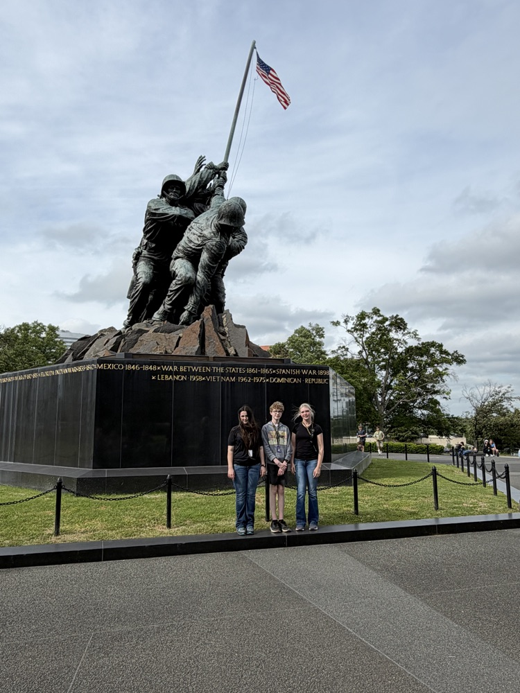 Busy day two! Holocaust Museum, WWII Memorial, Vietnam Wall, Lincoln Memorial, Korean War Memorial, Marine Corp Memorial. Lots of history and reflection. ❤️🇺🇸💙