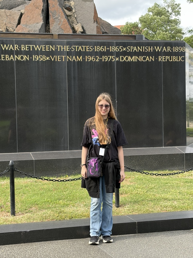 Busy day two! Holocaust Museum, WWII Memorial, Vietnam Wall, Lincoln Memorial, Korean War Memorial, Marine Corp Memorial. Lots of history and reflection. ❤️🇺🇸💙