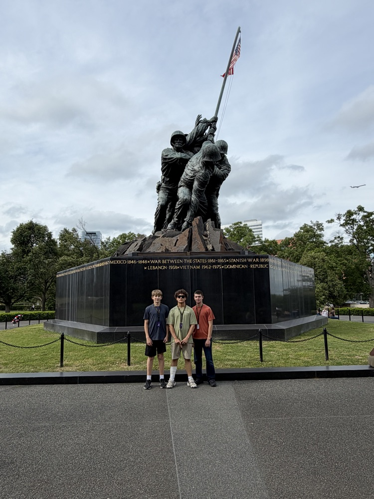 Busy day two! Holocaust Museum, WWII Memorial, Vietnam Wall, Lincoln Memorial, Korean War Memorial, Marine Corp Memorial. Lots of history and reflection. ❤️🇺🇸💙