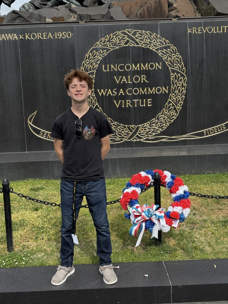 Busy day two! Holocaust Museum, WWII Memorial, Vietnam Wall, Lincoln Memorial, Korean War Memorial, Marine Corp Memorial. Lots of history and reflection. ❤️🇺🇸💙