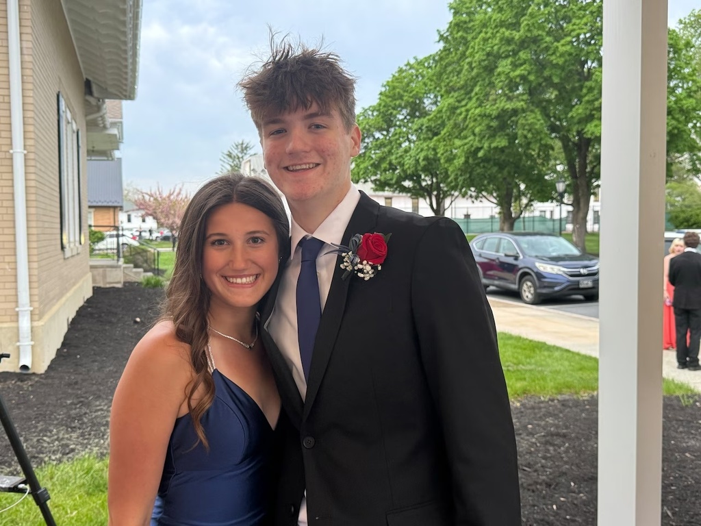 Two high school students dressed for Prom.