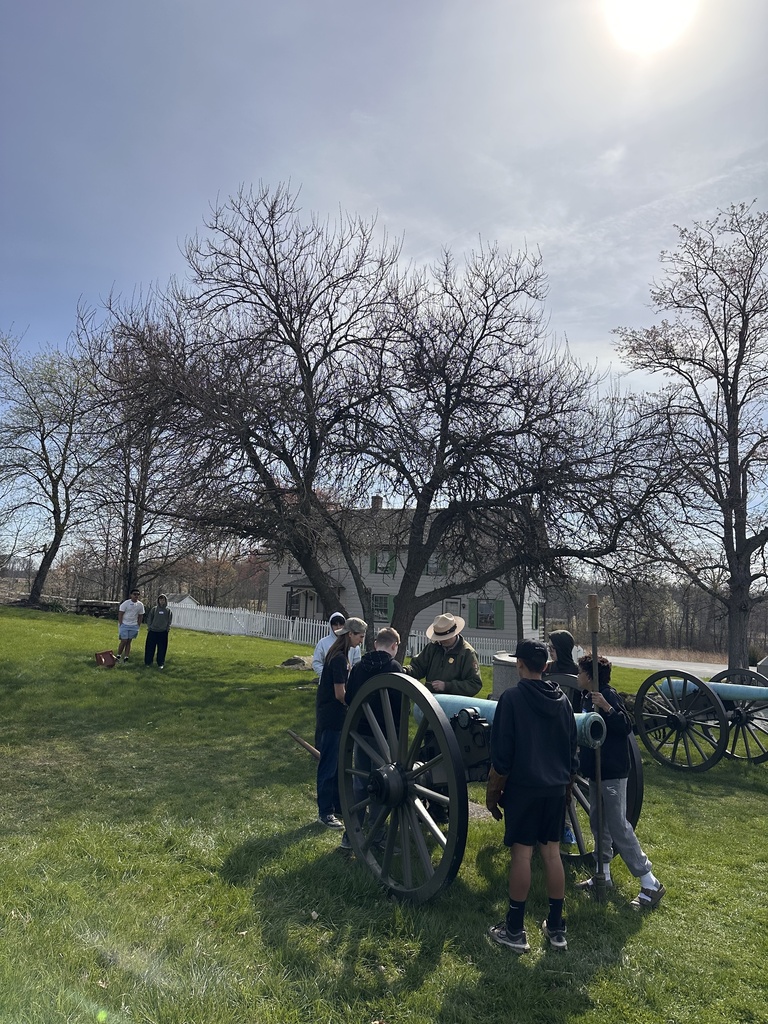 Students receive a tour of Gettysburg National Military Park.