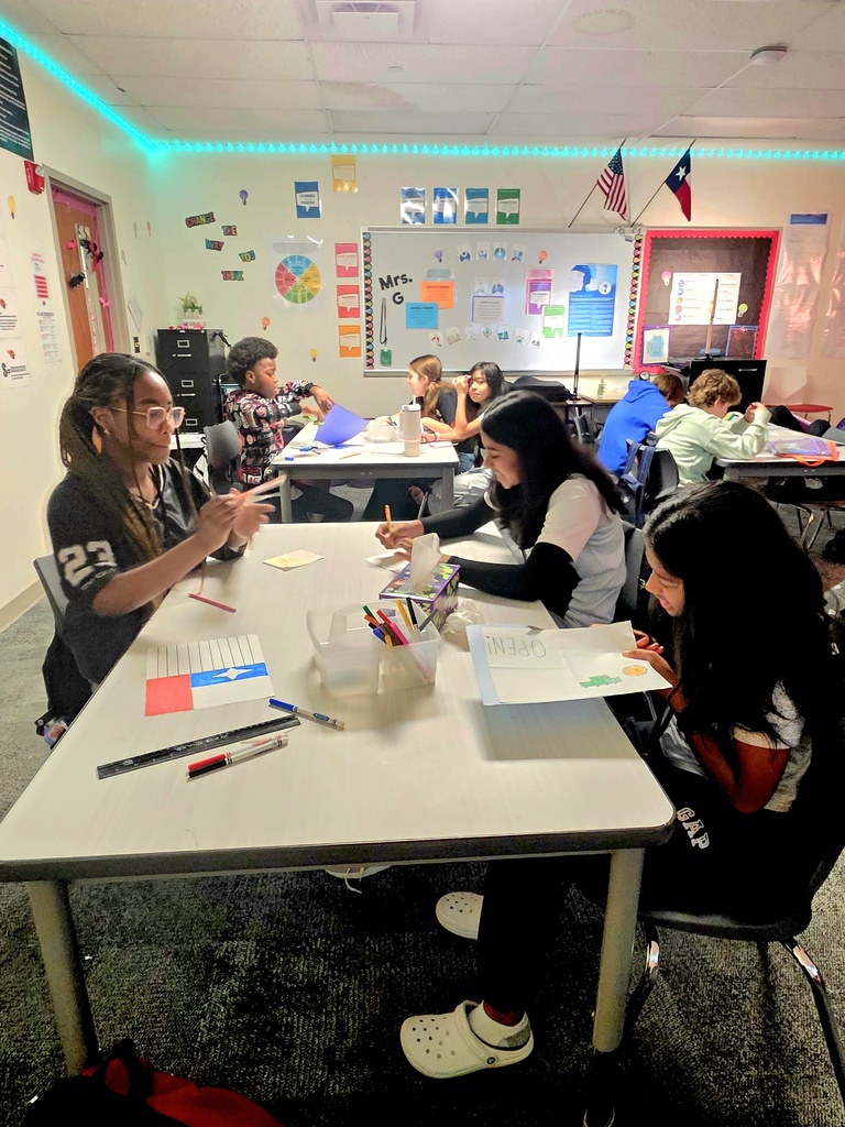 Melissa 6th grade students send over 630 letters to soldiers