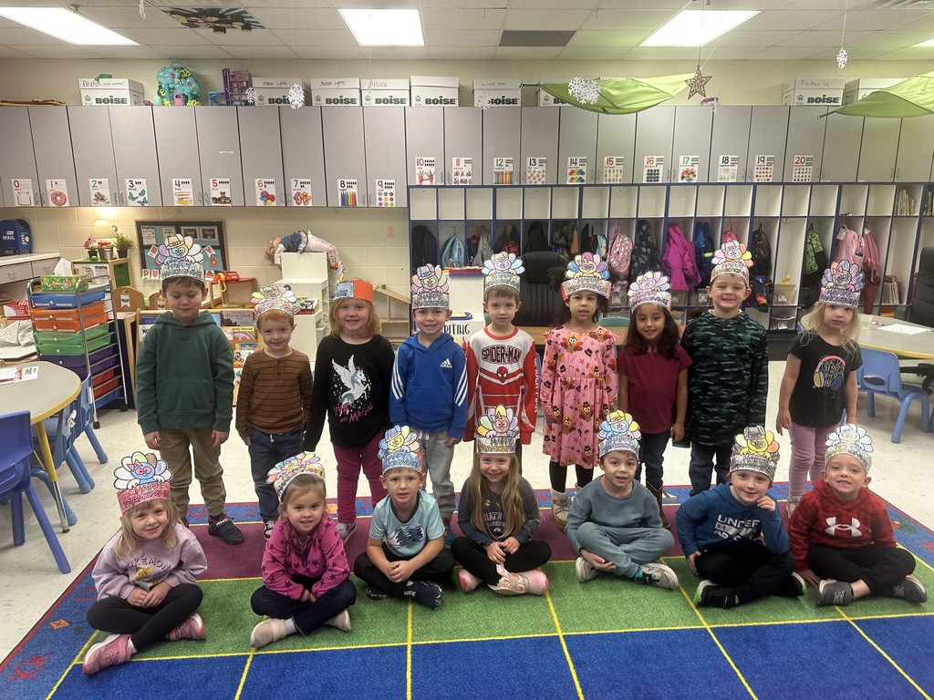 classroom of kids with turkey crowns