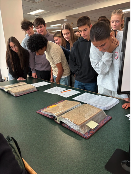 Students looking at the Declaration of Independence
