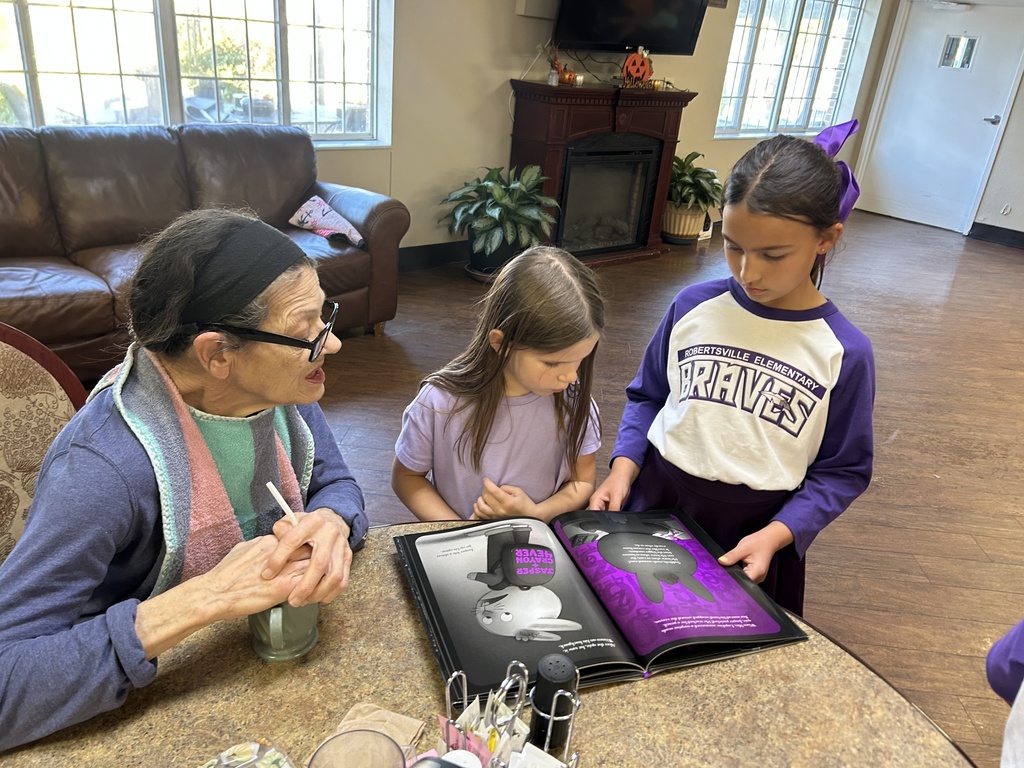 The Robertsville Elementary Spirit Squad spent time with residents at the Pacific Care Center. 