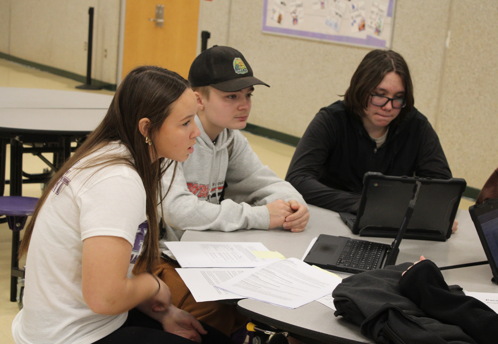 Pacific High School Ambassadors working with 8th grade students.