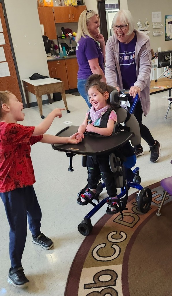Friends at DHELC enjoyed a lively game of musical chairs to celebrate FUN FRIDAY!
