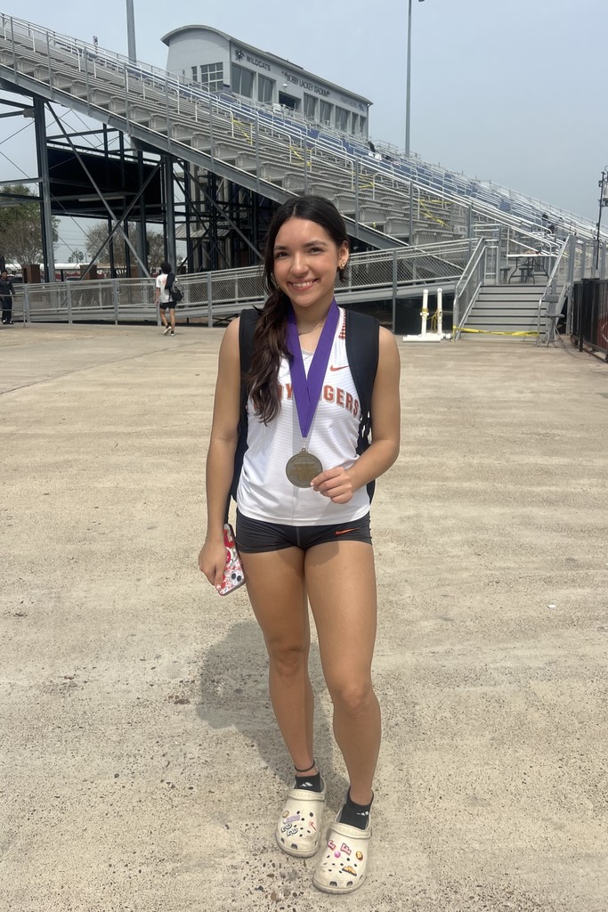 Mid-Valley Classic Lady Tiger medalists