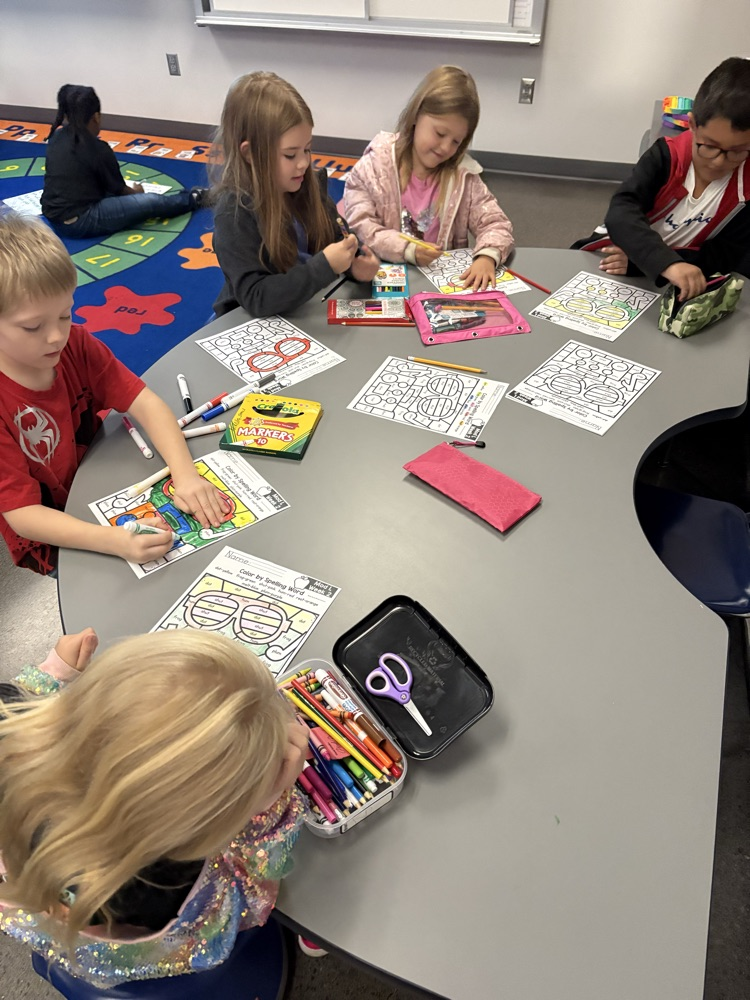 Mrs. Fulps class is having fun working on reading small groups today! 