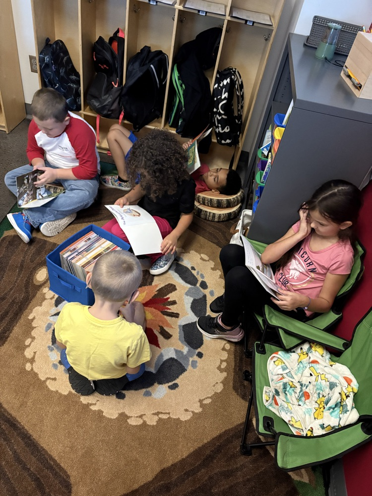 Mrs. Fulps class is having fun working on reading small groups today! 
