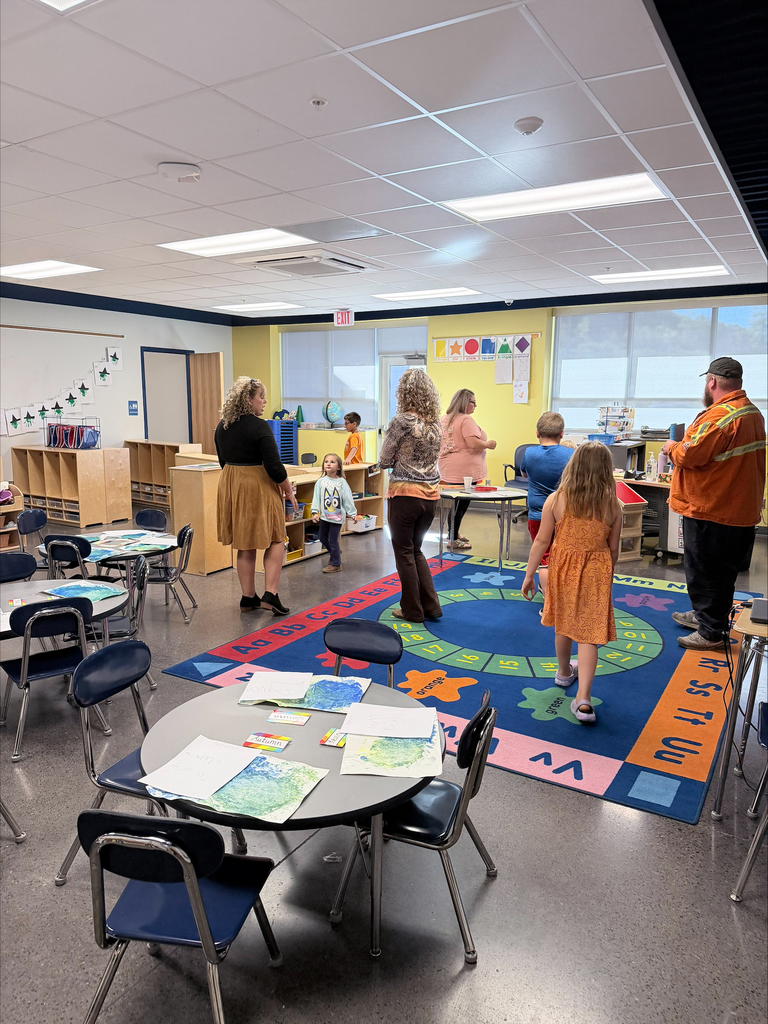 We had a wonderful Title I Family Engagement Open House!  Thanks to all who were able to drop by to visit their child's classroom. We'll have another Title I Family Engagement event in the spring.