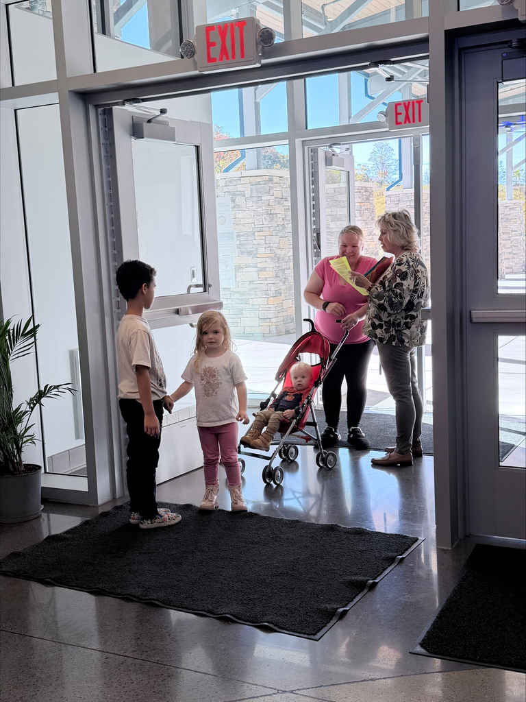 We had a wonderful Title I Family Engagement Open House!  Thanks to all who were able to drop by to visit their child's classroom. We'll have another Title I Family Engagement event in the spring.