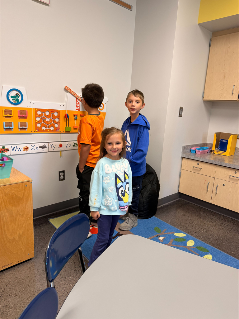 We had a wonderful Title I Family Engagement Open House!  Thanks to all who were able to drop by to visit their child's classroom. We'll have another Title I Family Engagement event in the spring.