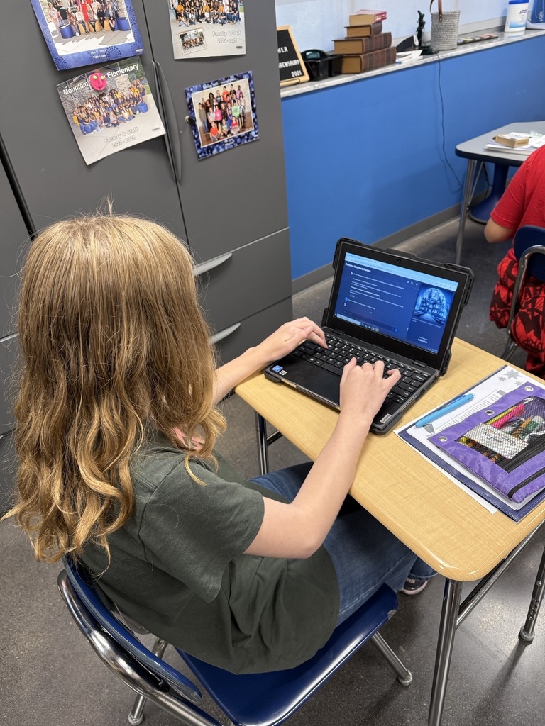 Students in 5th grade participated in a School AI lesson where they practiced proper comma placement through a fun Haunted House Escape Room activity. They had a blast and absolutely loved using School AI!