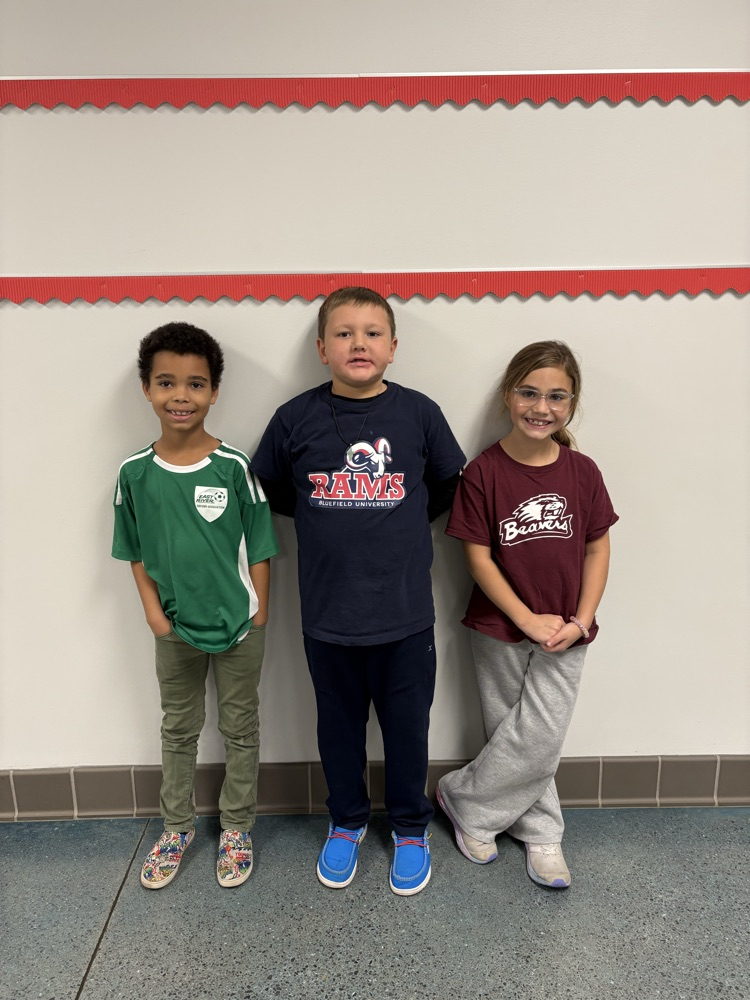 Mrs. Fulp’s kids who wore team clothing! 
