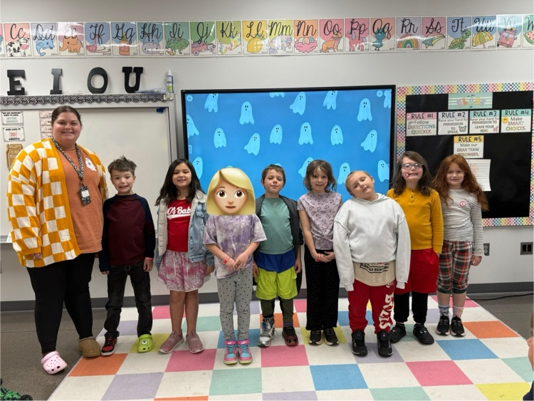 Ms. Thornton's 2nd grade class mismatching for Red Ribbon Week! 