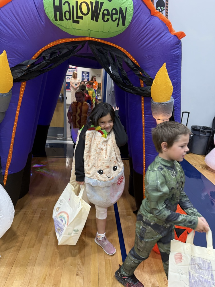 Ms. Thornton's 2nd grade had a great day! Everyone looks so good in their costumes. 