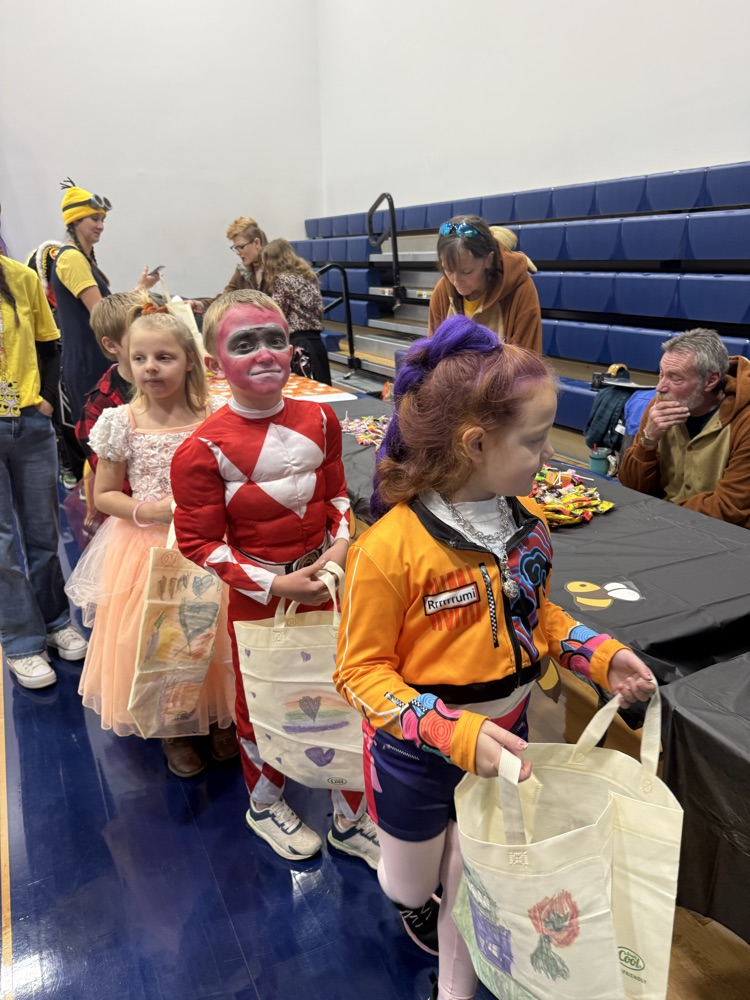 Ms. Thornton's 2nd grade had a great day! Everyone looks so good in their costumes. 