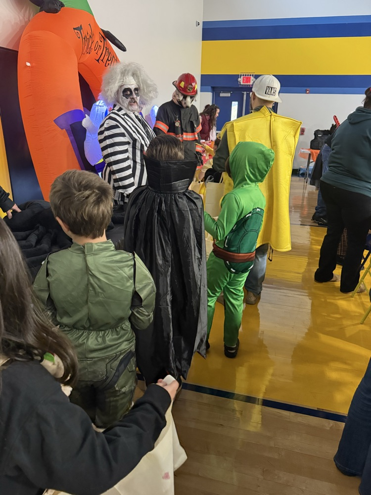Ms. Thornton's 2nd grade had a great day! Everyone looks so good in their costumes. 