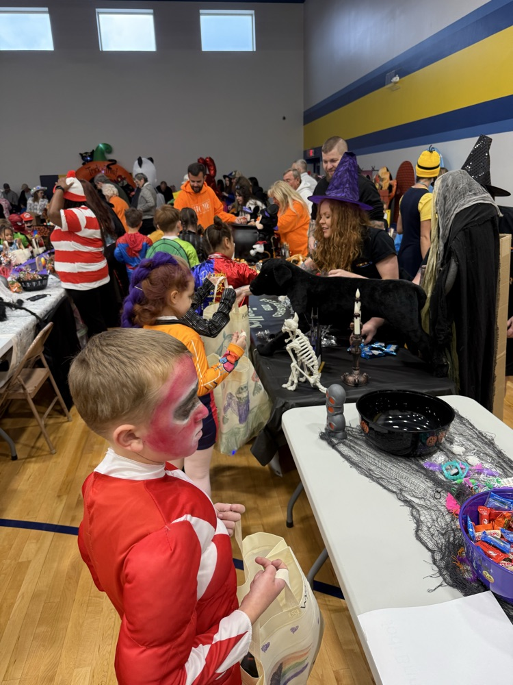 Ms. Thornton's 2nd grade had a great day! Everyone looks so good in their costumes. 