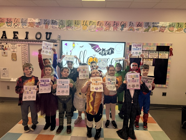 Ms. Thornton's 2nd grade had a great day! Everyone looks so good in their costumes. 
