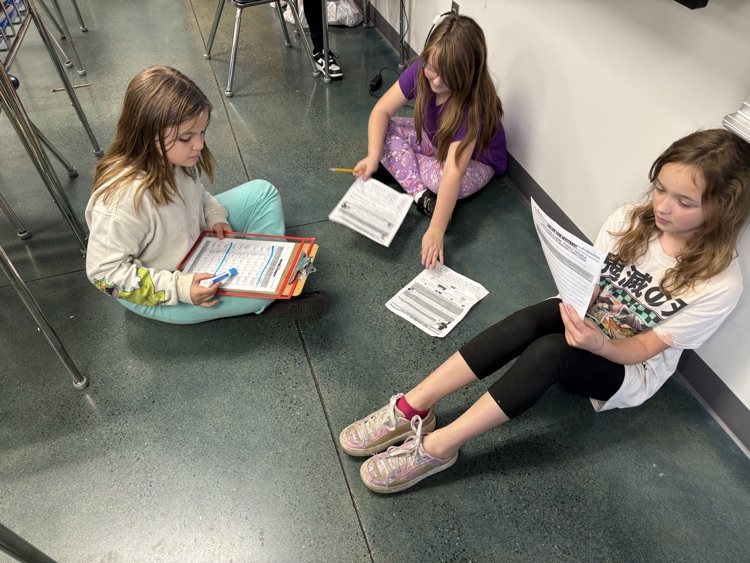 These fourth grade detectives showed off their impressive comprehension skills this morning, and uncovered who stole the golden turkey! Great reading detectives! 
