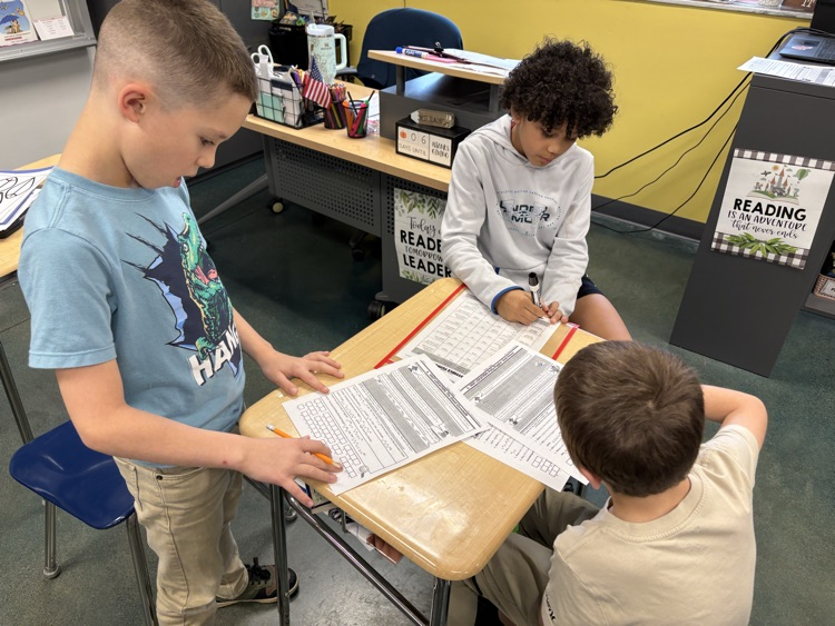 These fourth grade detectives showed off their impressive comprehension skills this morning, and uncovered who stole the golden turkey! Great reading detectives! 