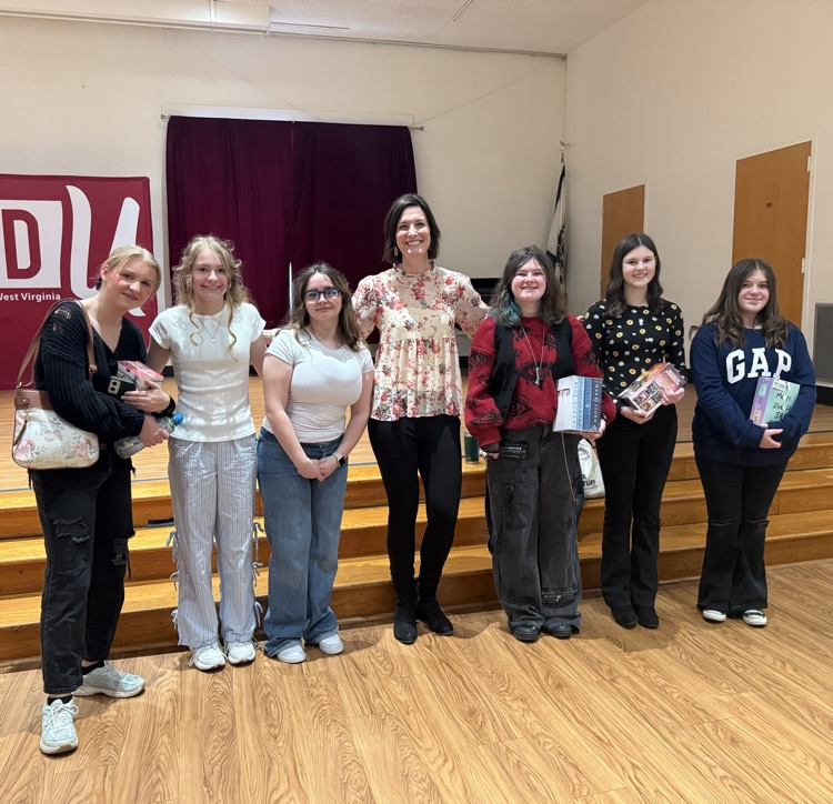 bookapalooza winners with teacher Natalie Fields