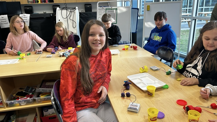 Learning was “electrifying” today! Students experimented with Squishy Circuits, using special conductive dough to build simple circuits that powered LED lights. A fun way to explore STEM in action!