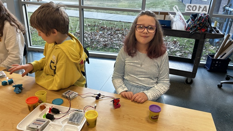 Learning was “electrifying” today! Students experimented with Squishy Circuits, using special conductive dough to build simple circuits that powered LED lights. A fun way to explore STEM in action!