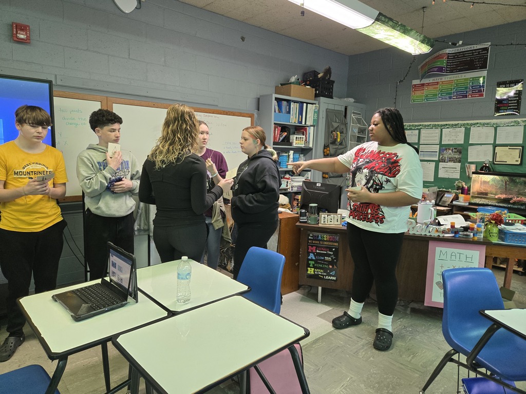 students collaborating 