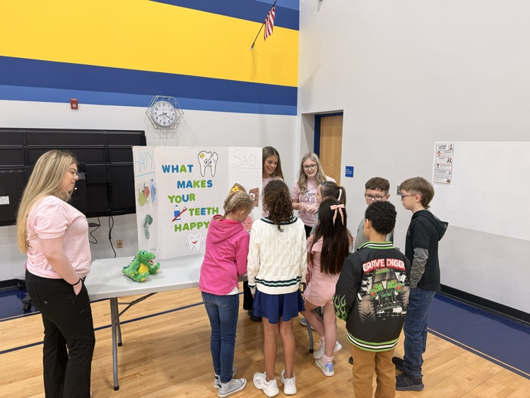 kids watching presentation 