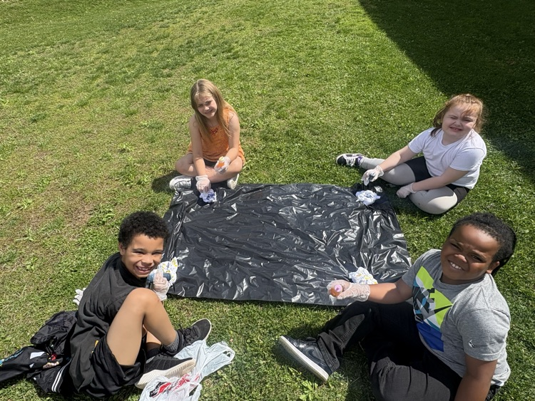 Tye dye fun for second and third grade yesterday! This shows Mrs. Fulp's class working on their shirts for their field trip in a couple weeks! 