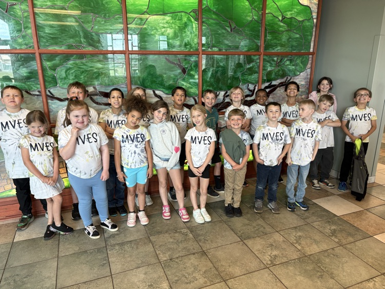 Mrs. Fulp's second graders had such a fun field trip today! Omnium was such a great show to watch at the Chuck Mathena Center!