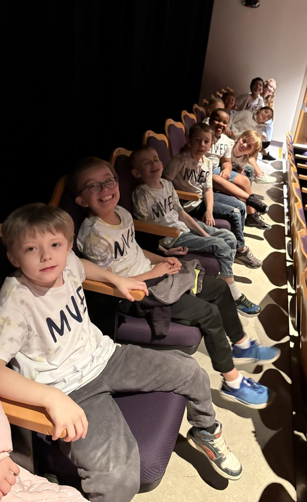 Mrs. Fulp's second graders had such a fun field trip today! Omnium was such a great show to watch at the Chuck Mathena Center!