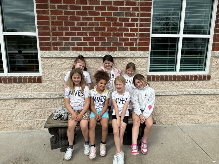 Mrs. Fulp's second graders had such a fun field trip today! Omnium was such a great show to watch at the Chuck Mathena Center!